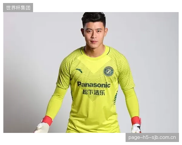 防线整体前压的战术纪律性极高，门将彭茨扮演清道夫角色。